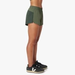 The Atlantique Short | Thyme Colorblock -Clothing Store F22 ATLANTIQUESHORT GREEN ON FIG 0060 d5668dde ad2e 4a72 b937 a07ae161b960