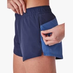 The Atlantique Short | Navy Colorblock -Clothing Store SS22009 SP22 instudio photo Look05 ATS32 465 059 9b16ba9a e0ba 4ee2 be97 bc2623676a21