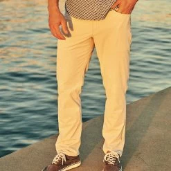 The Compass Pant | Stone -Clothing Store THECOMPASSPANT STONE LIFESTYLE 001 1a50d91c ae22 4fb4 b0b9 65f531987cee