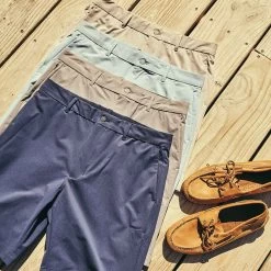 The Compass Short | Navy -Clothing Store THECOMPASSSHORT NAVY LIGHTBLUE LIFESTYLE 001 87a62085 b965 4469 a73f bbe48e8d69e0